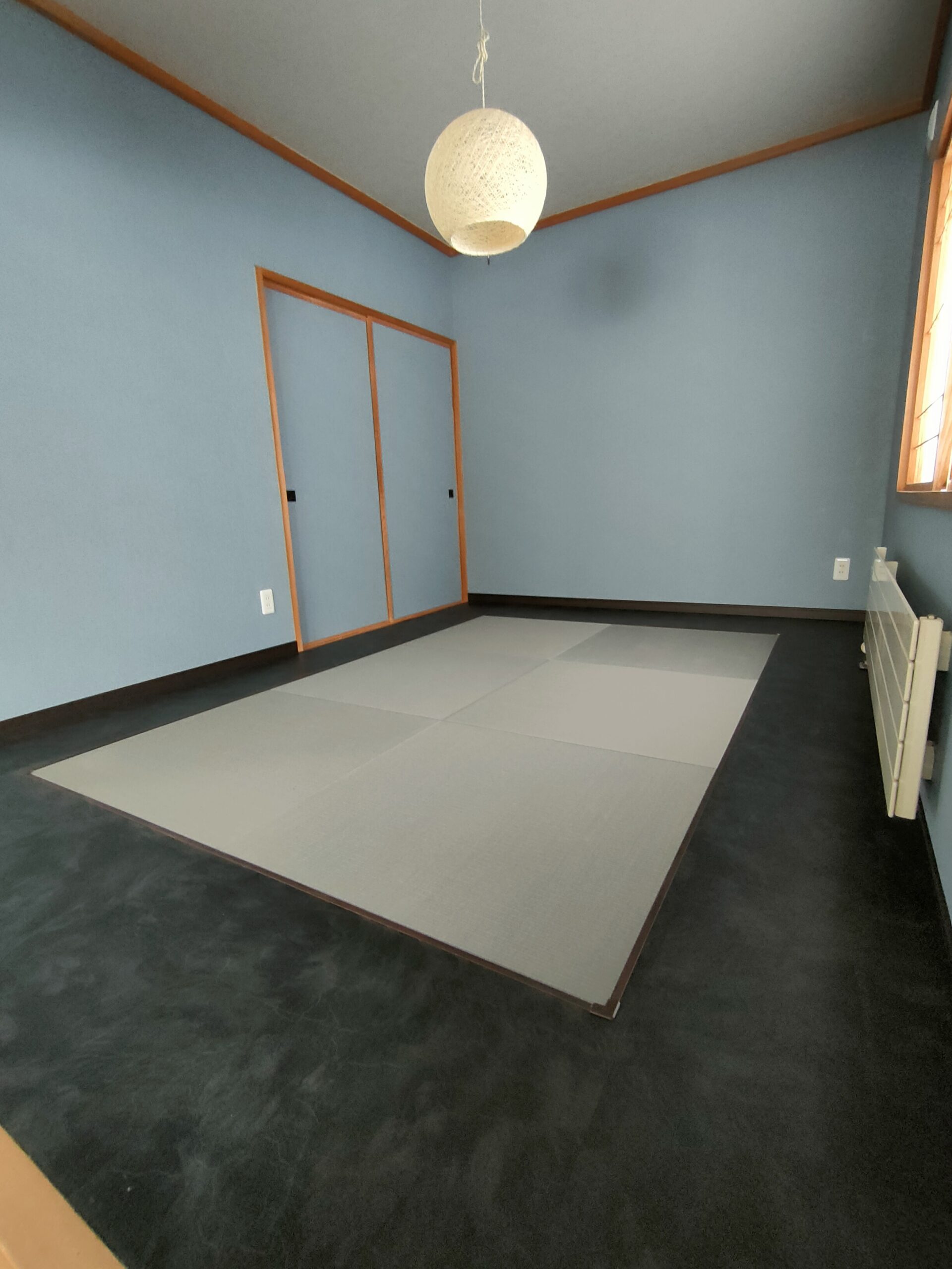 ダイノックシートによるドアリフォーム施工事例 BEFORE/AFTER